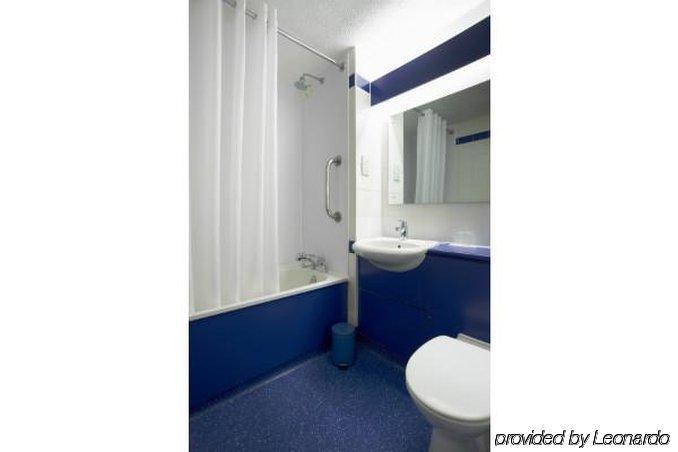 Travelodge Liverpool Central Exterior foto