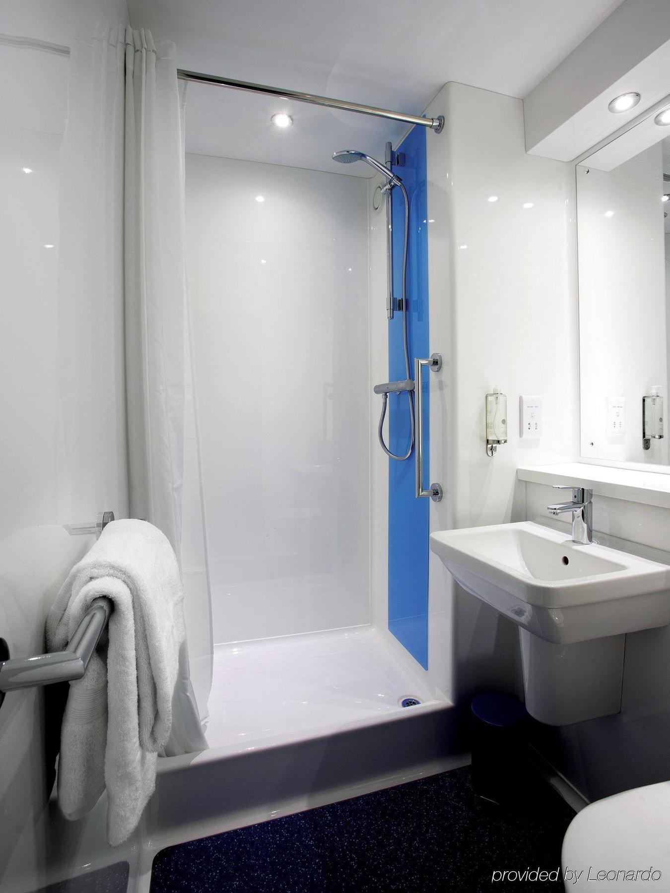 Travelodge Liverpool Central Exterior foto