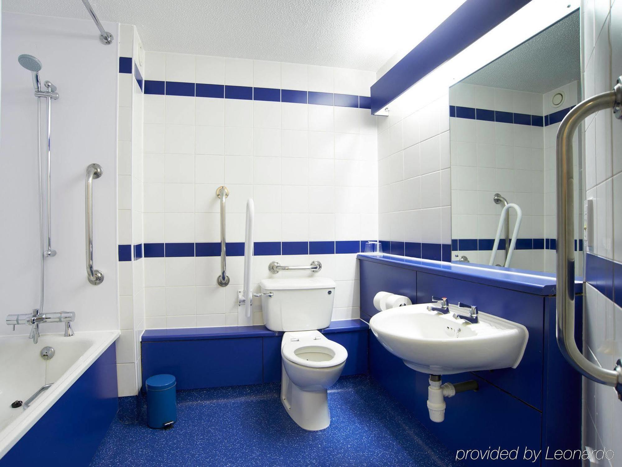 Travelodge Liverpool Central Exterior foto
